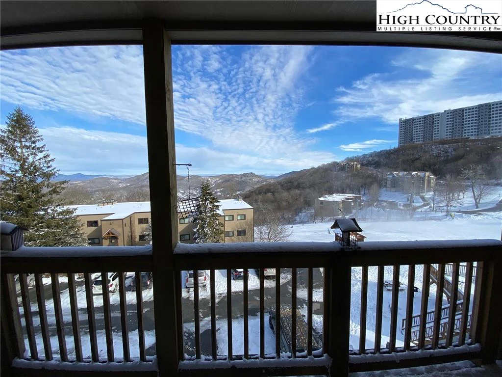 Image number 3 for the current listing