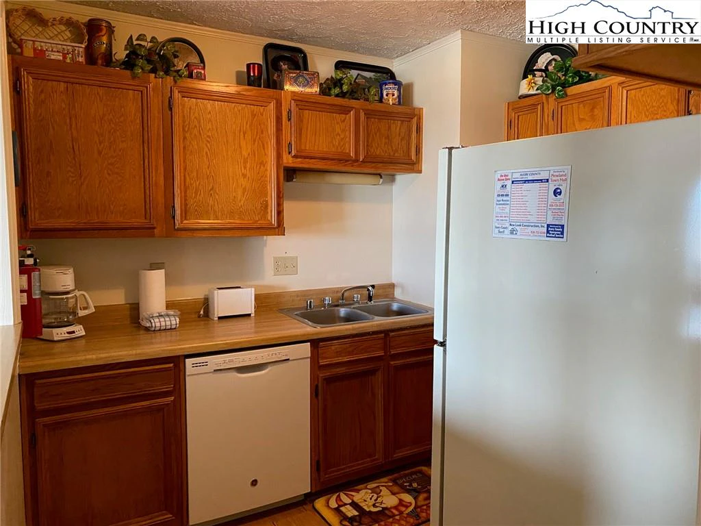 Image number 6 for the current listing