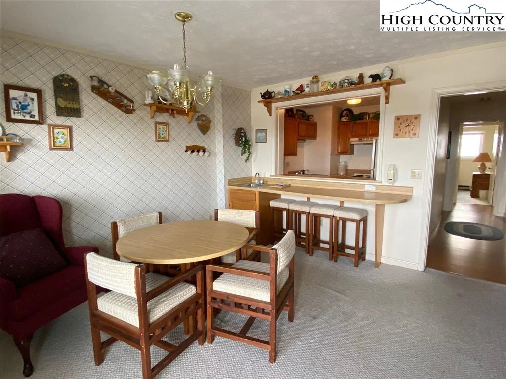Image number 9 for the current listing