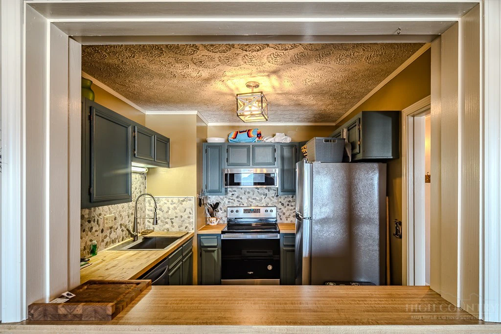 Image number 18 for the current listing