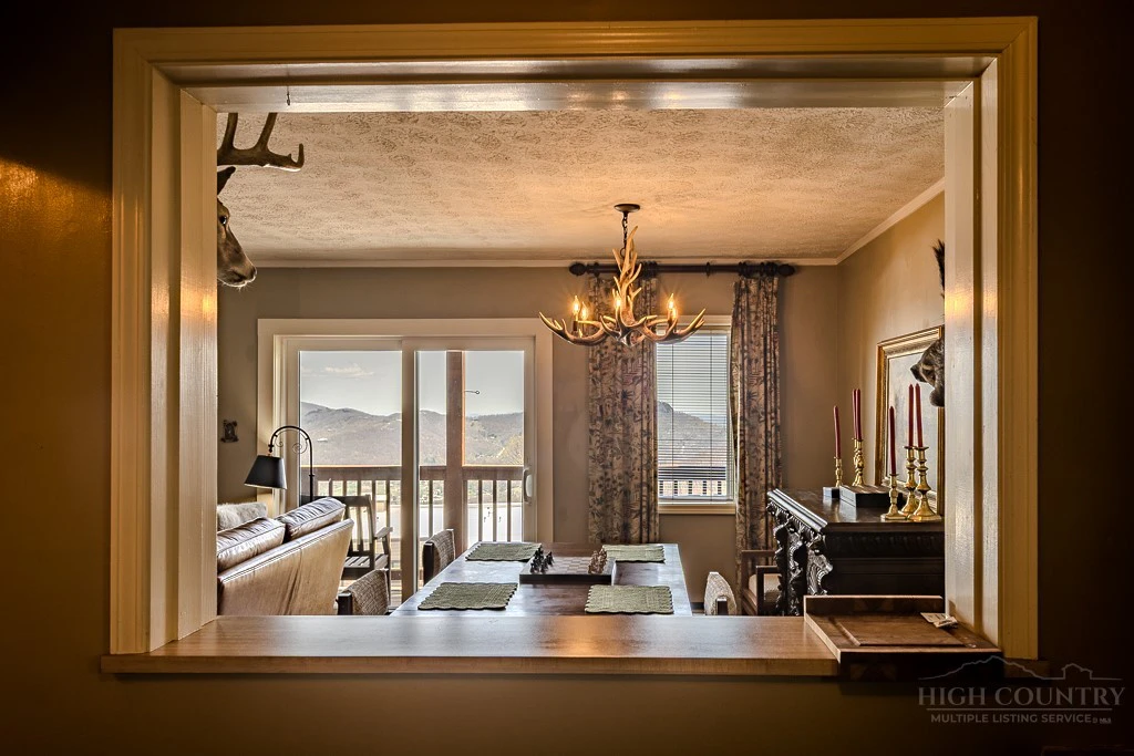 Image number 15 for the current listing