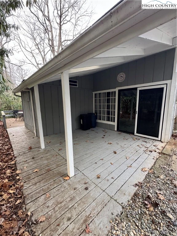 Image number 18 for the current listing