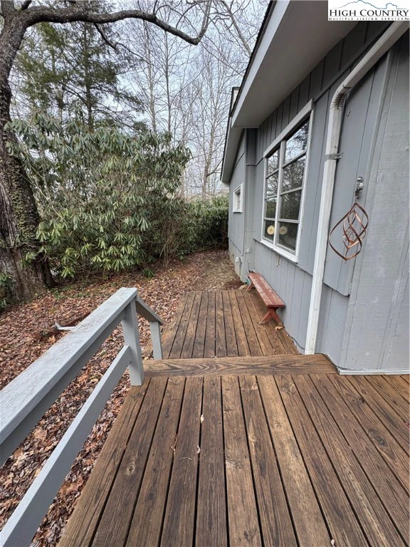 Image number 15 for the current listing