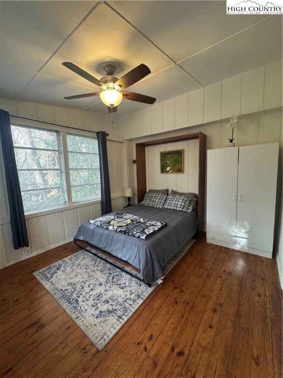 Image number 4 for the current listing