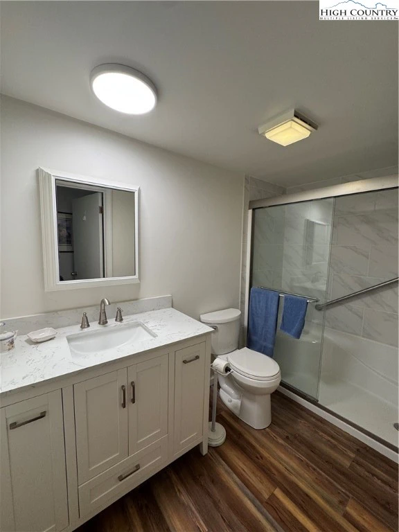Image number 3 for the current listing