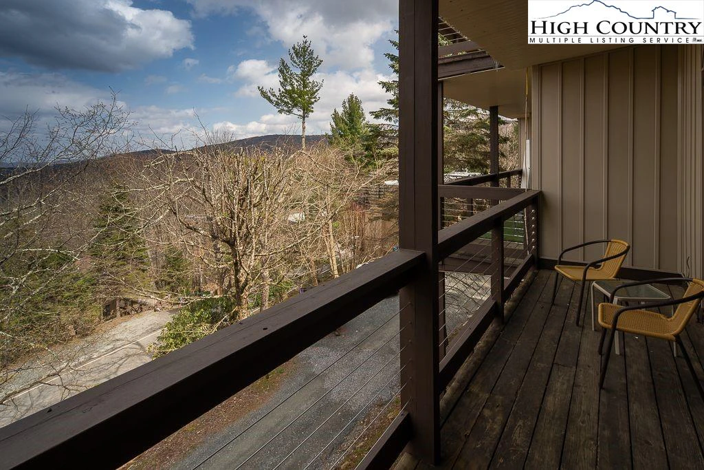 Image number 1 for the current listing