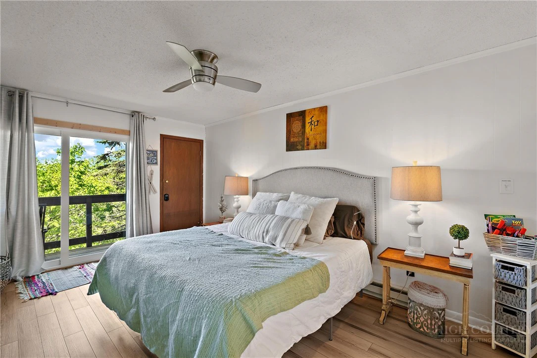Image number 21 for the current listing