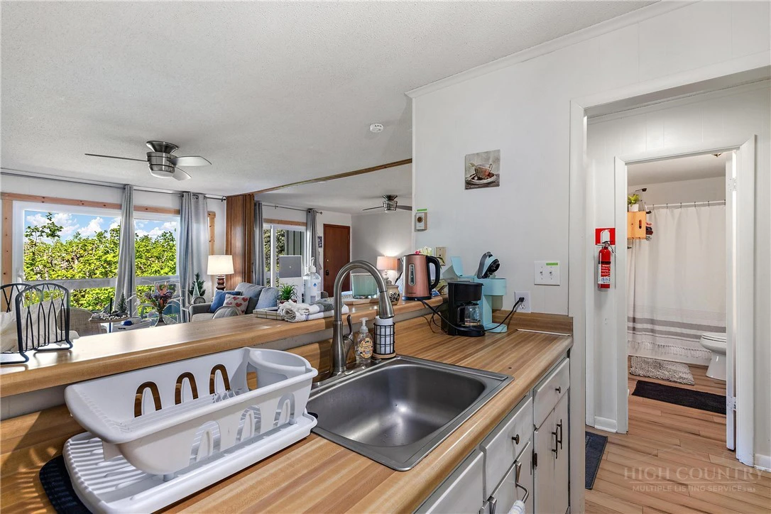 Image number 10 for the current listing