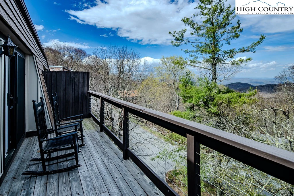 Image number 14 for the current listing
