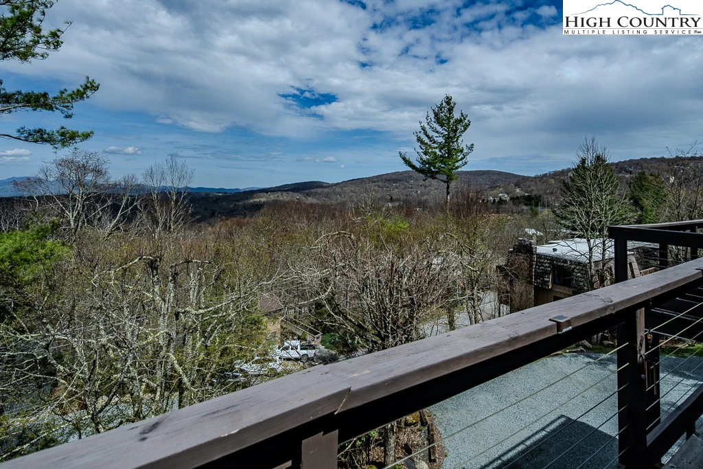 Image number 13 for the current listing