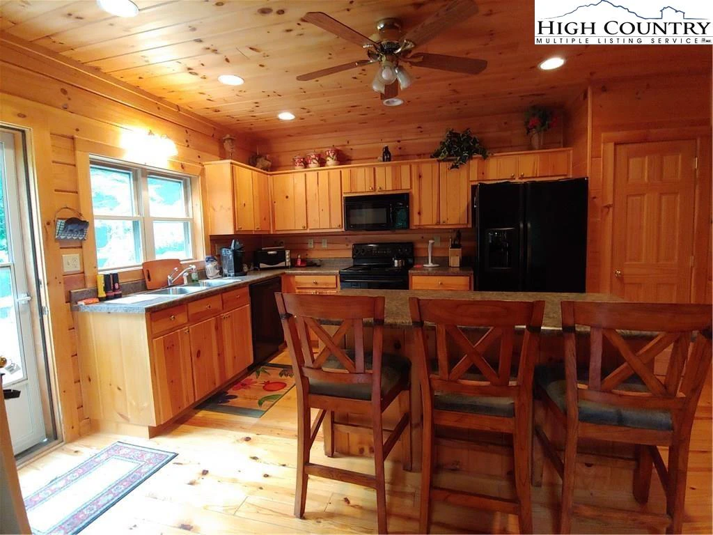 Image number 21 for the current listing
