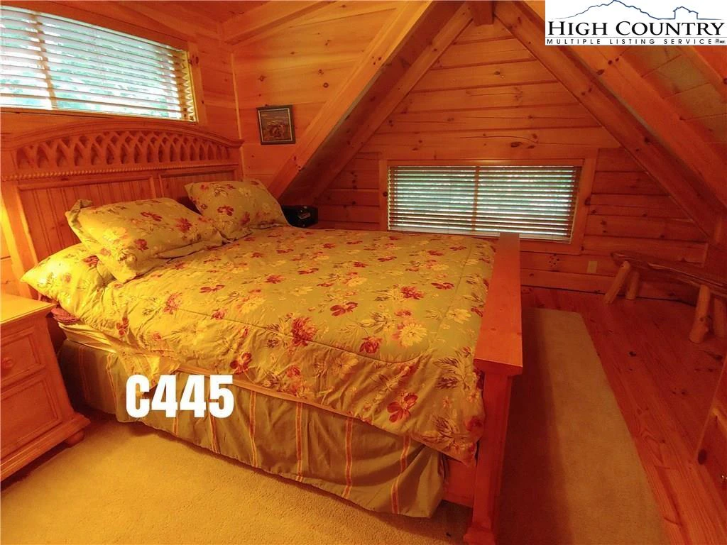 Image number 4 for the current listing