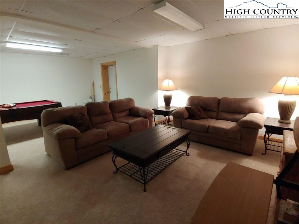 Image number 7 for the current listing