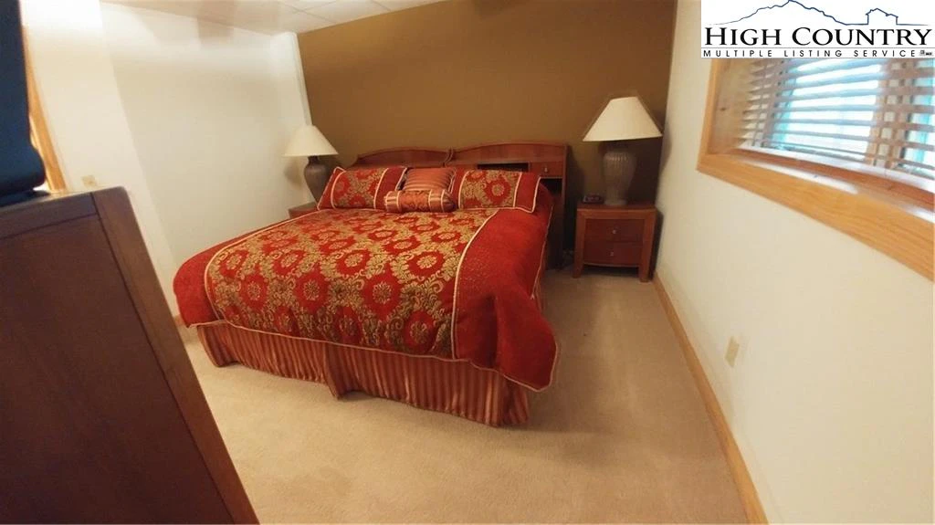 Image number 2 for the current listing