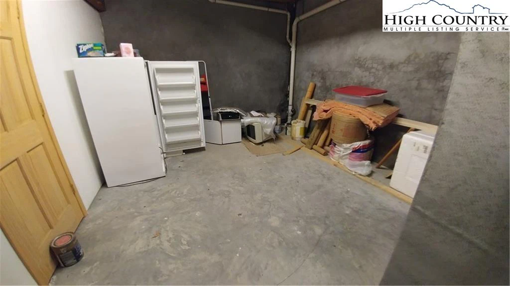 Image number 11 for the current listing