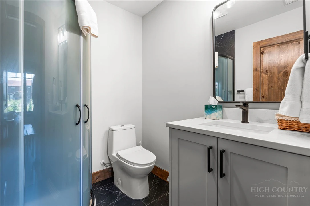 Image number 7 for the current listing