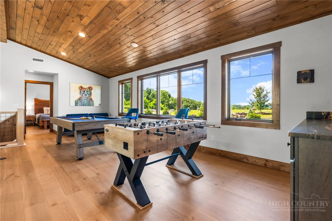 Image number 8 for the current listing