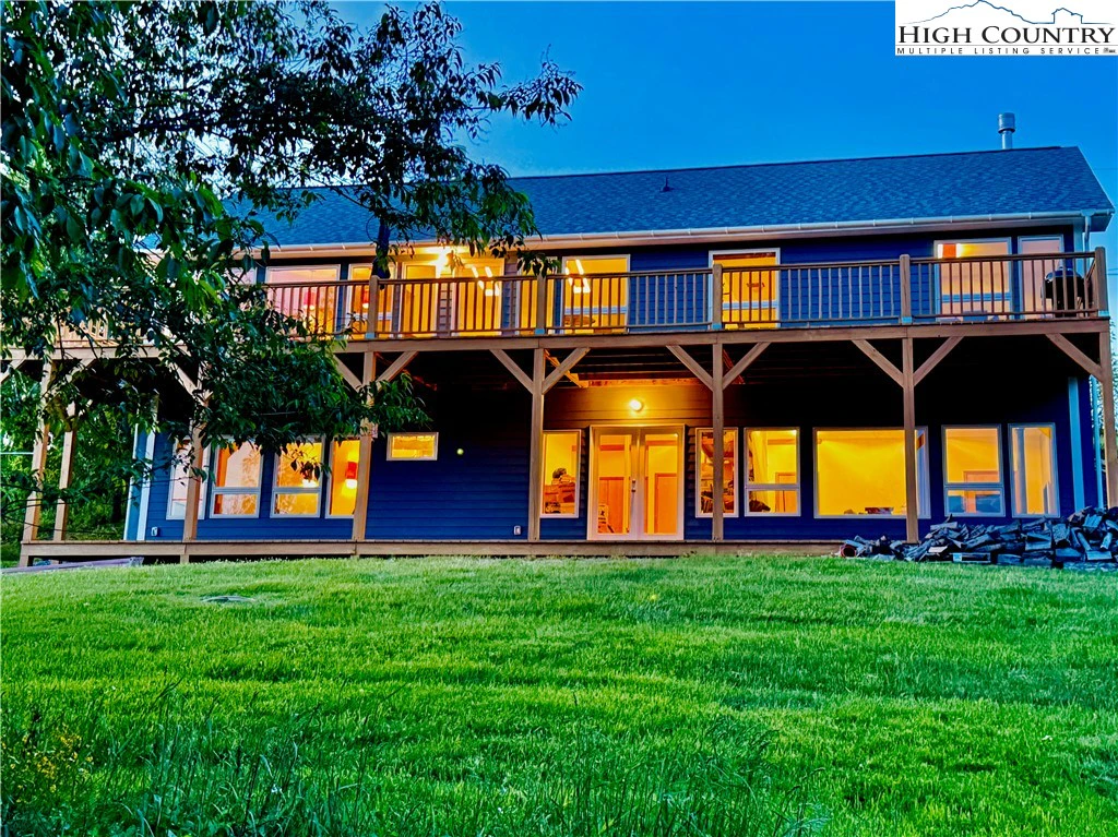 Image number 19 for the current listing