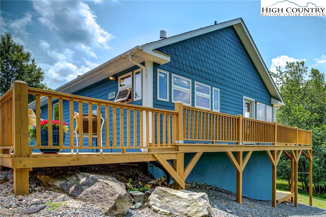 Image number 14 for the current listing
