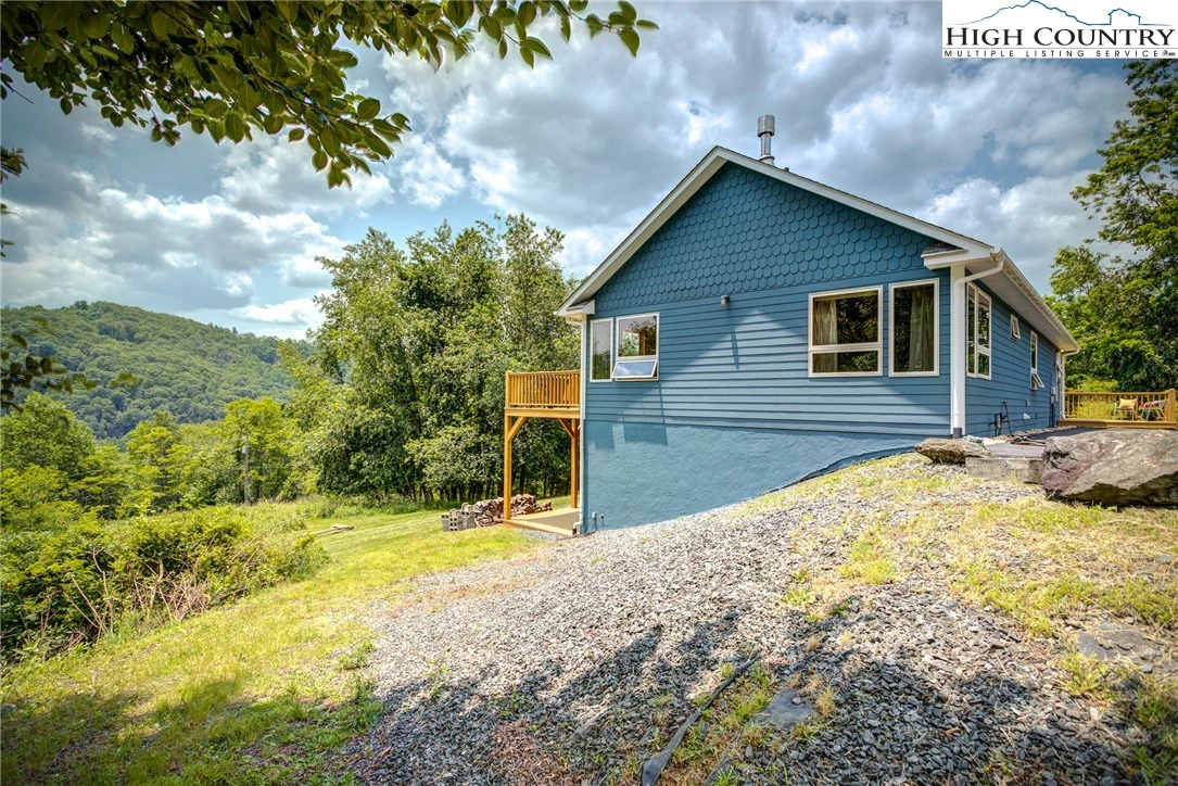 Image number 18 for the current listing