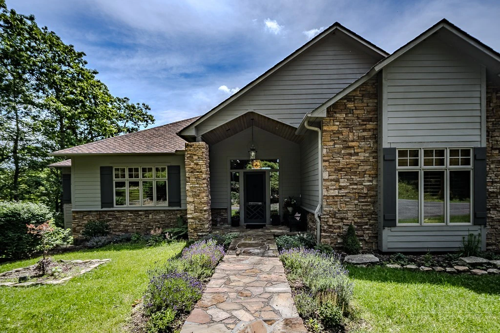 Image number 3 for the current listing