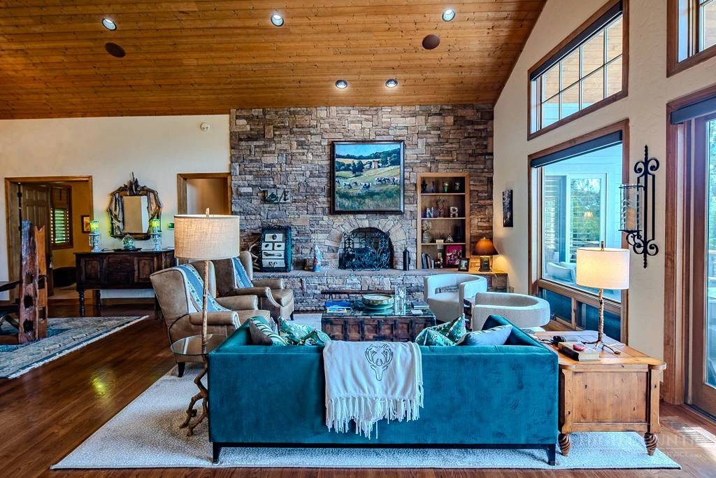 Image number 6 for the current listing