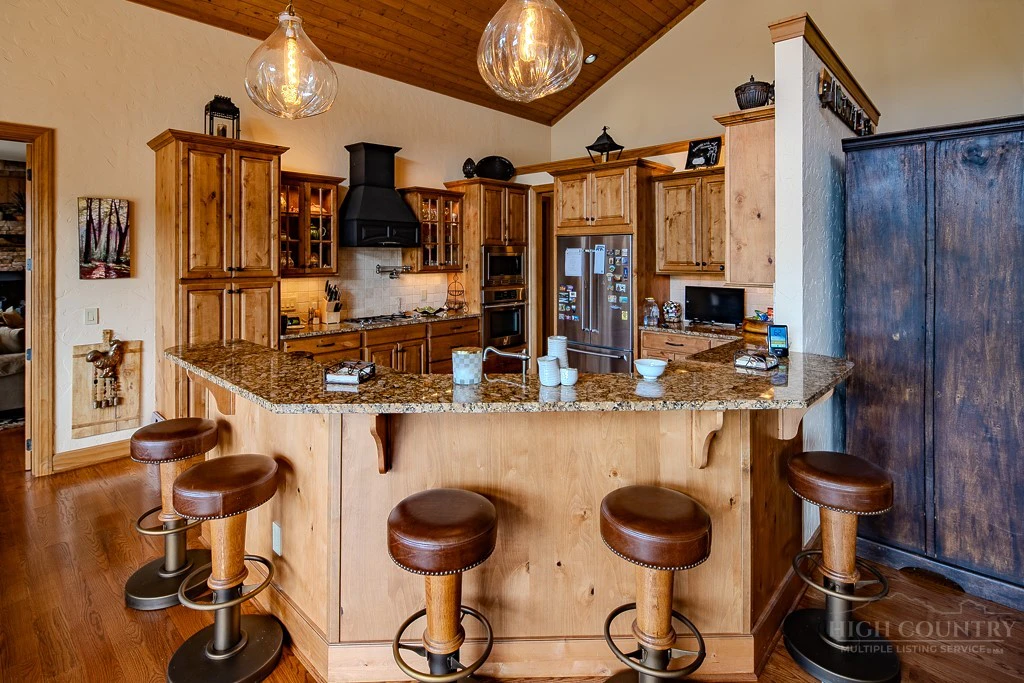 Image number 9 for the current listing