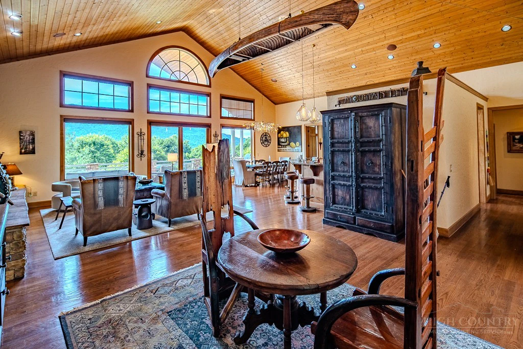 Image number 8 for the current listing
