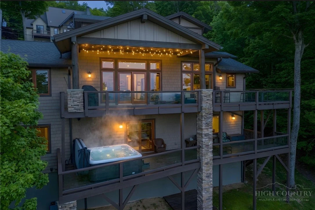 Image number 2 for the current listing