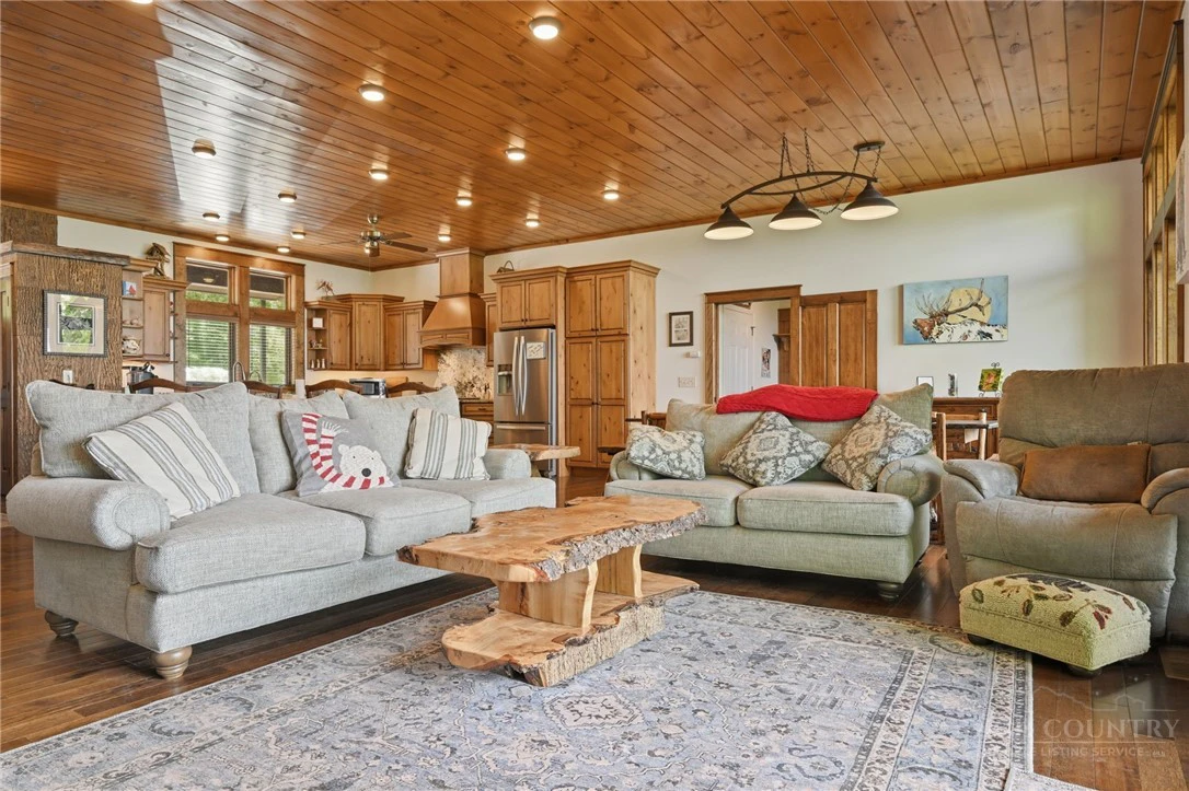 Image number 10 for the current listing