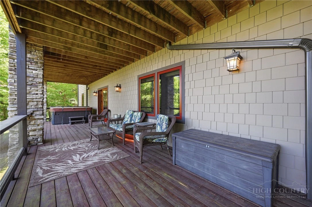 Image number 41 for the current listing