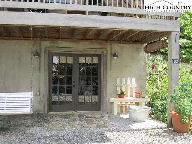 Image number 2 for the current listing