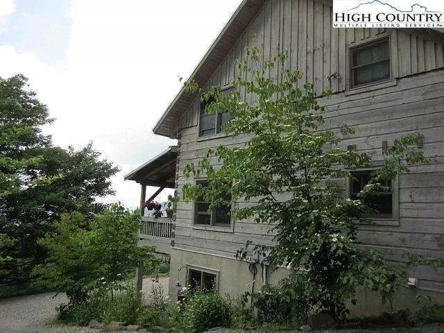 Image number 17 for the current listing