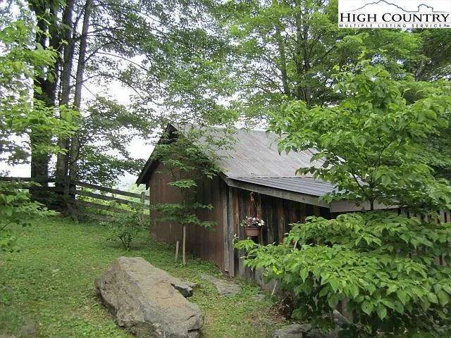 Image number 18 for the current listing