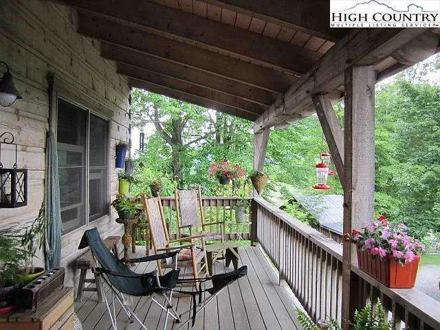 Image number 19 for the current listing