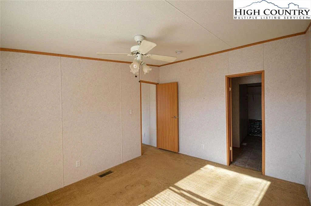 Image number 2 for the current listing