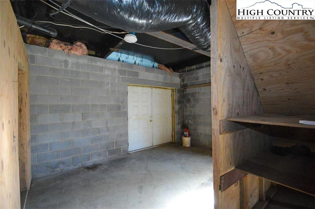 Image number 4 for the current listing