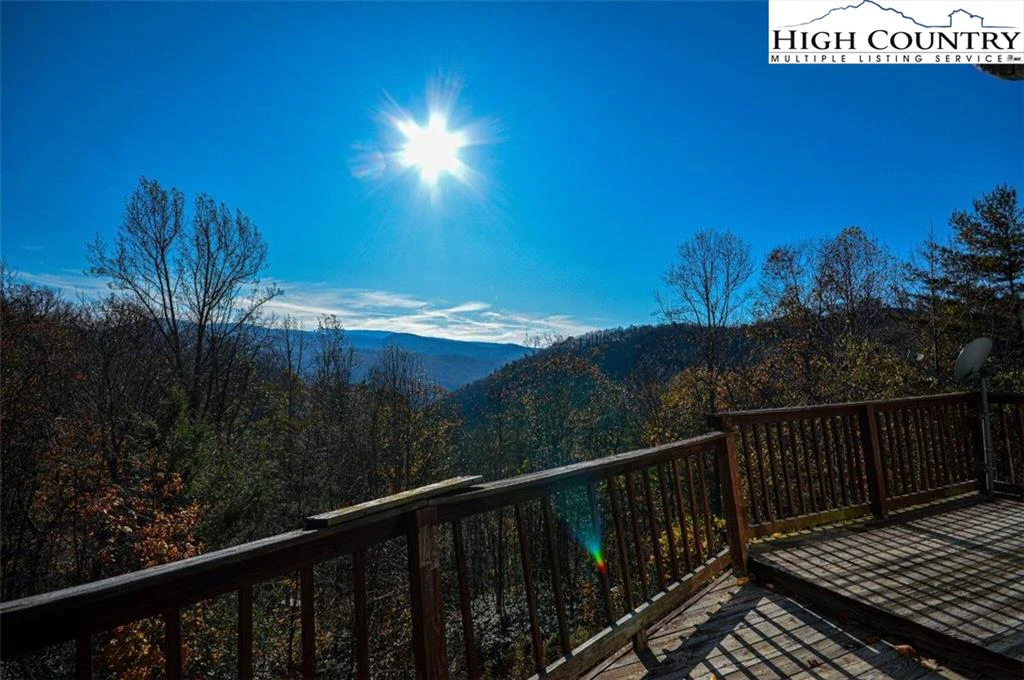 Image number 19 for the current listing