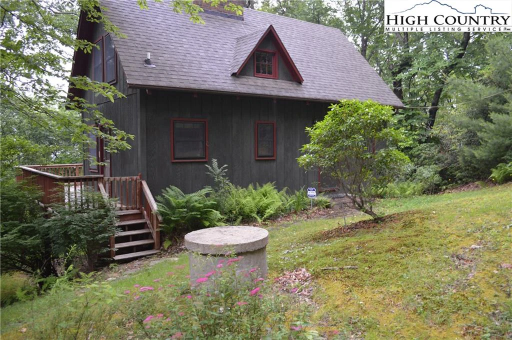 Image number 1 for the current listing