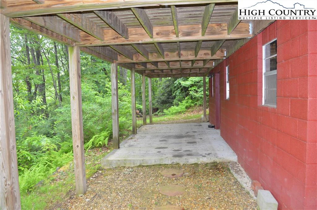 Image number 2 for the current listing