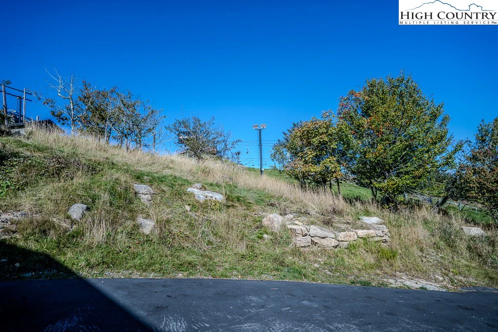 Image number 10 for the current listing