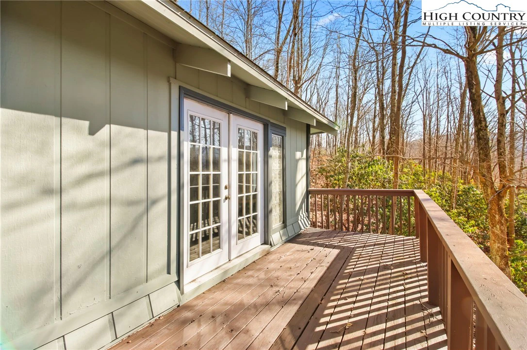 Image number 18 for the current listing