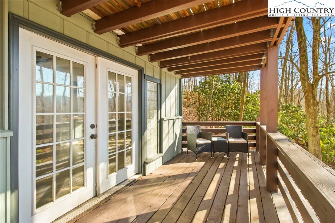 Image number 21 for the current listing