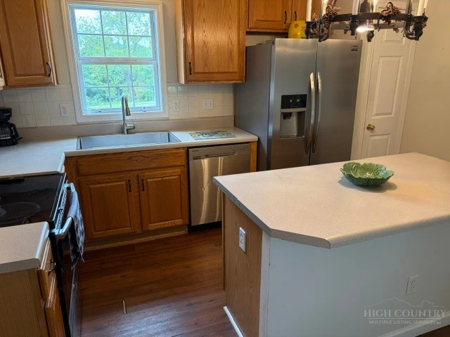 Image number 6 for the current listing