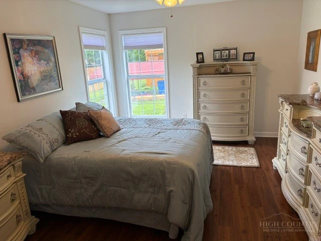 Image number 10 for the current listing