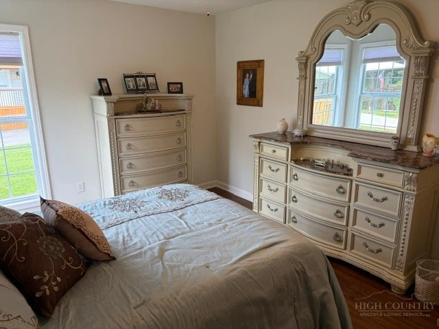 Image number 11 for the current listing