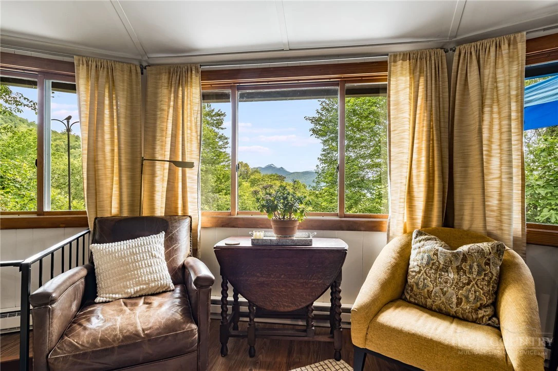 Image number 11 for the current listing