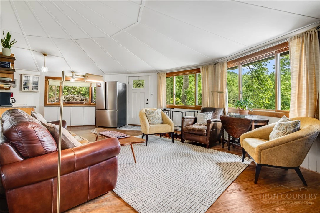Image number 12 for the current listing
