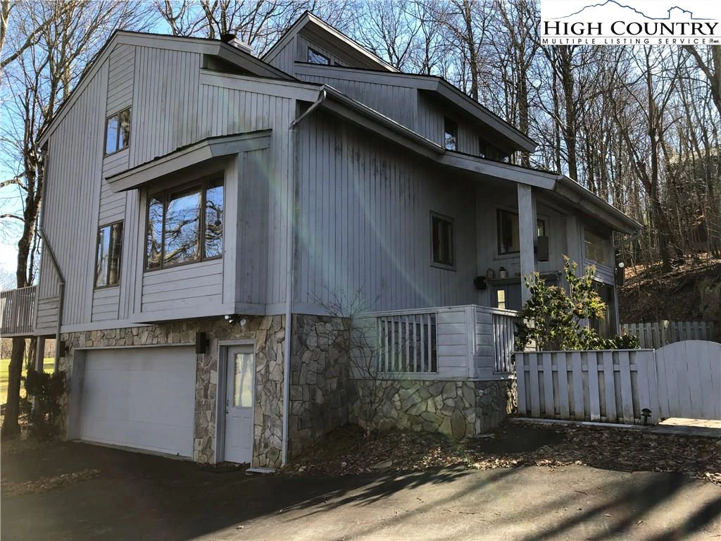 Image number 1 for the current listing