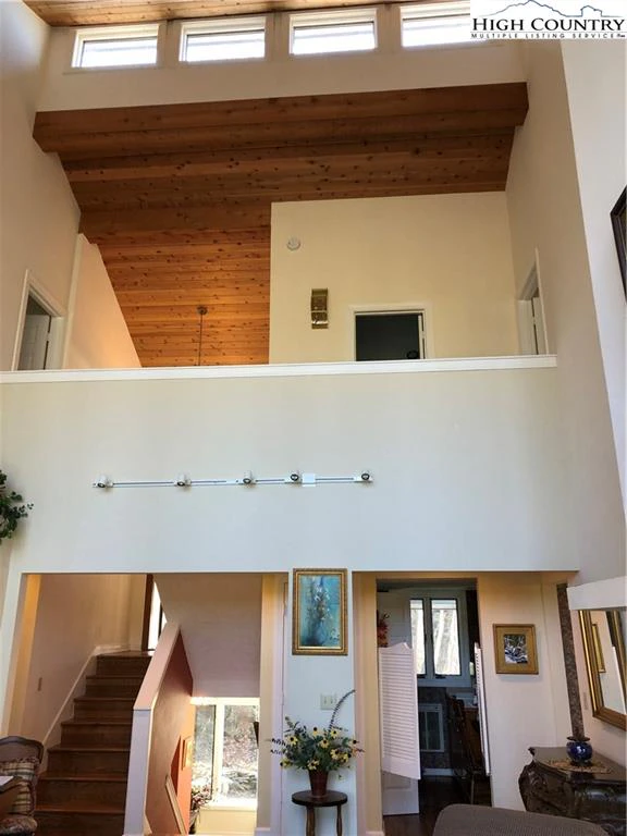 Image number 12 for the current listing
